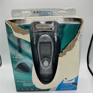 New in Box Logitech Harmony 890 Advanced Universal Remote Control Sealed